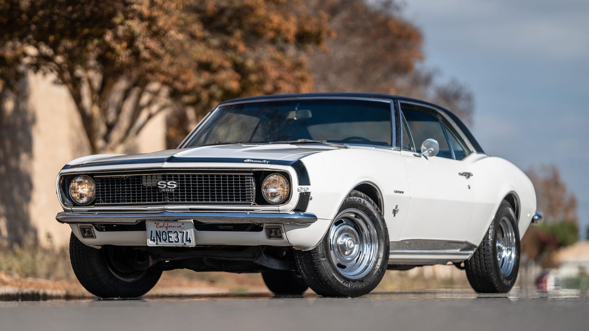 Chevrolet Camaro RS SS 350 - Ângulo dianteiro 3_4