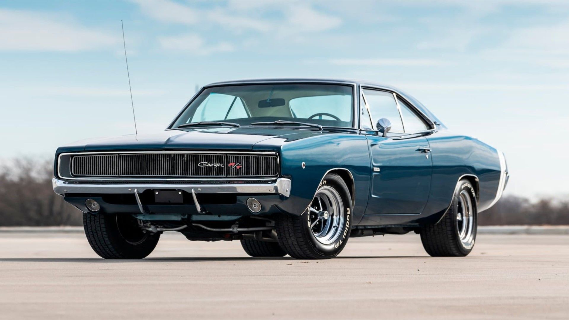 Dodge Charger HEMI R/T 1968, vista frontal do terceiro quarto