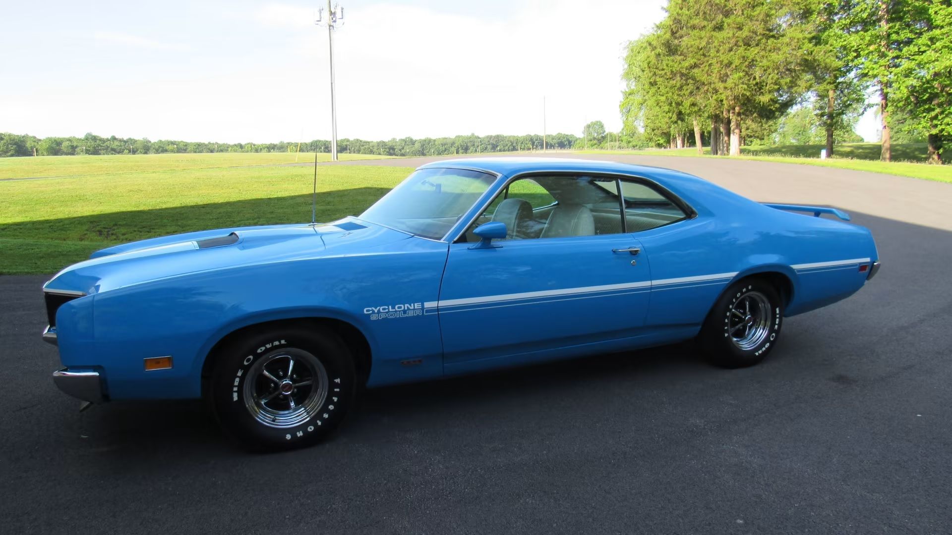 Spoiler azul Mercury Cyclone 1970