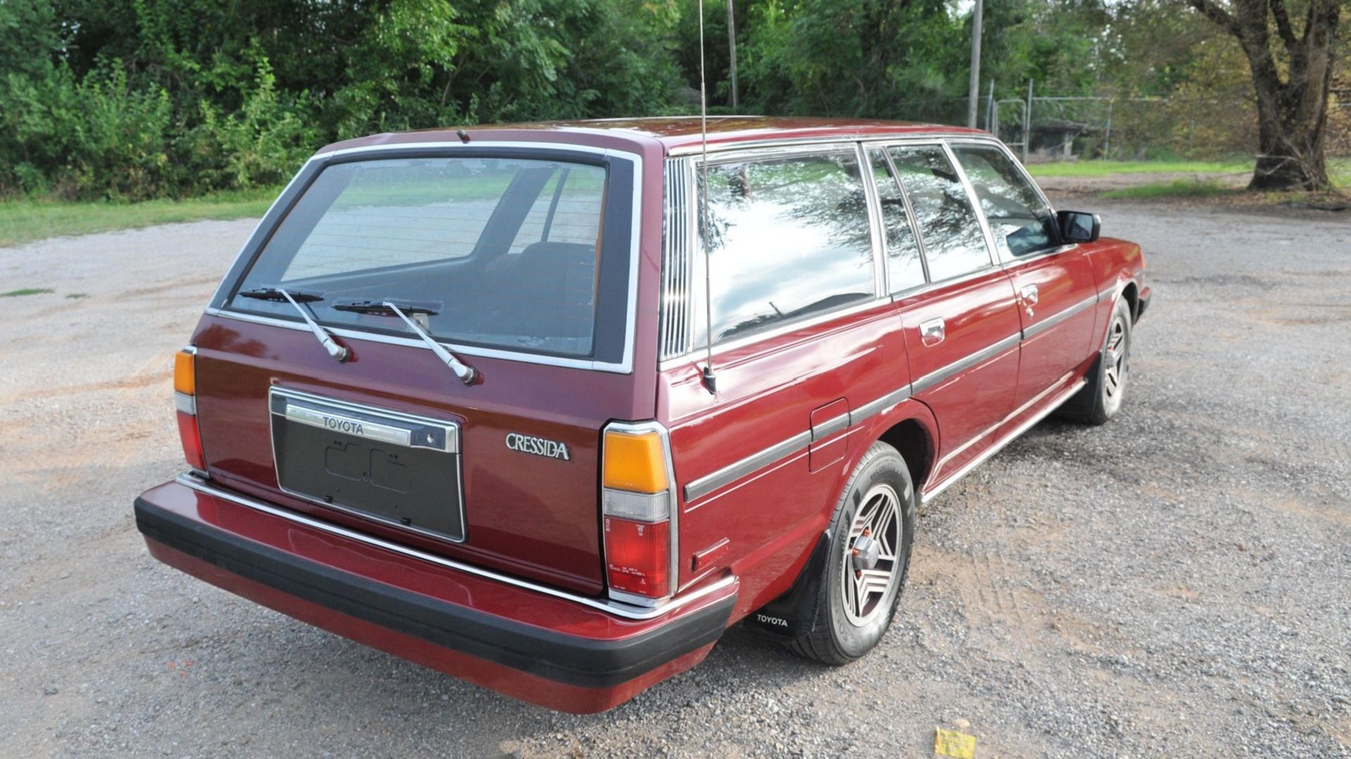 Toyota Cressida 1986 marrom