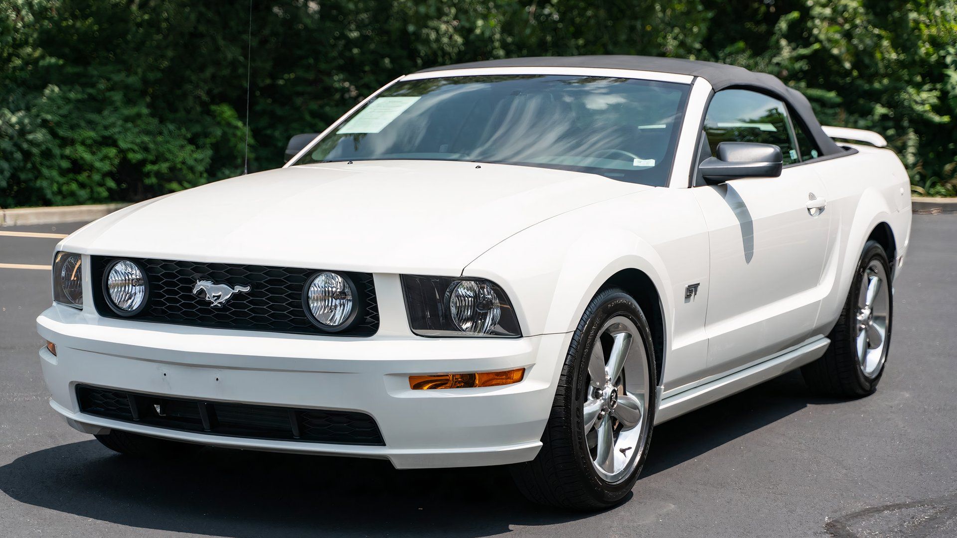 Ford Mustang GT 2006 - Traga um trailer