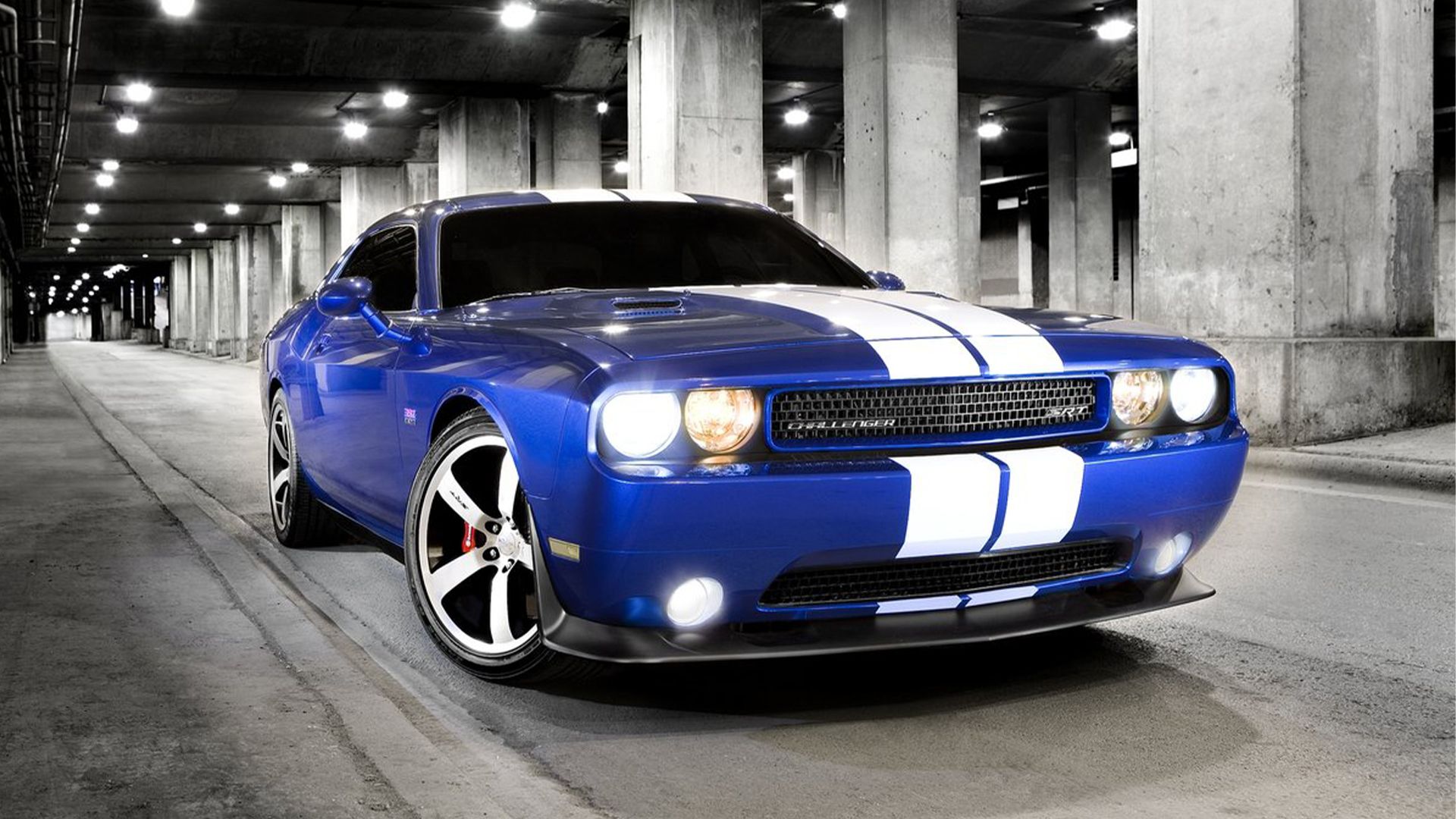Dodge Challenger SRT8 392 - ângulo dianteiro 3_4