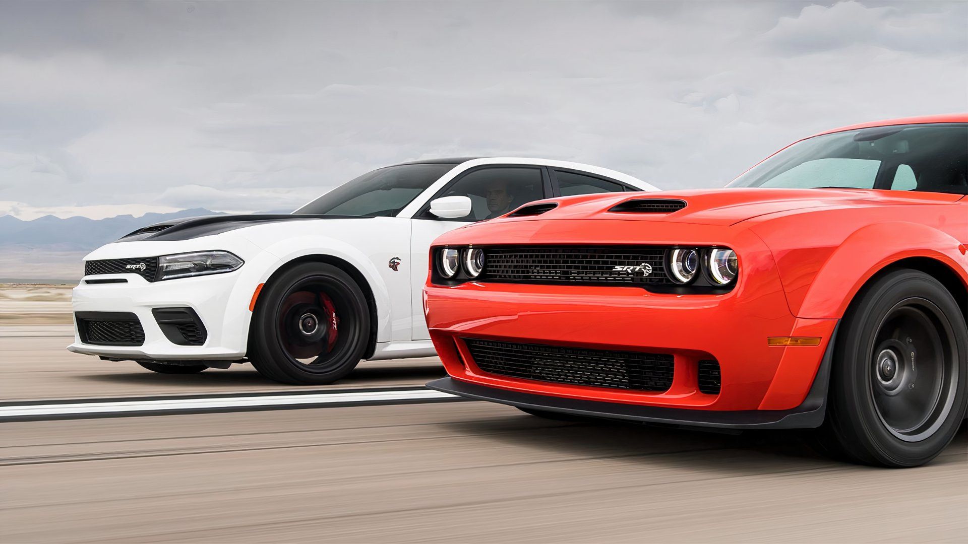 Dodge Challenger SRT 2021 vs carregador