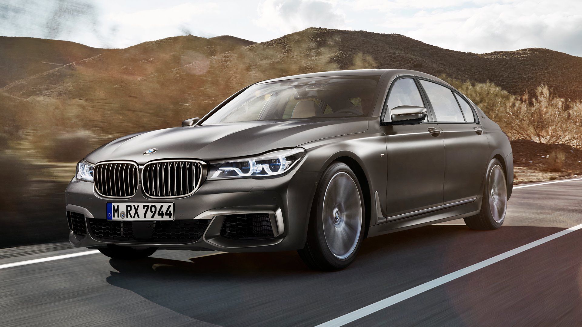 Condução BMW M760i xDrive