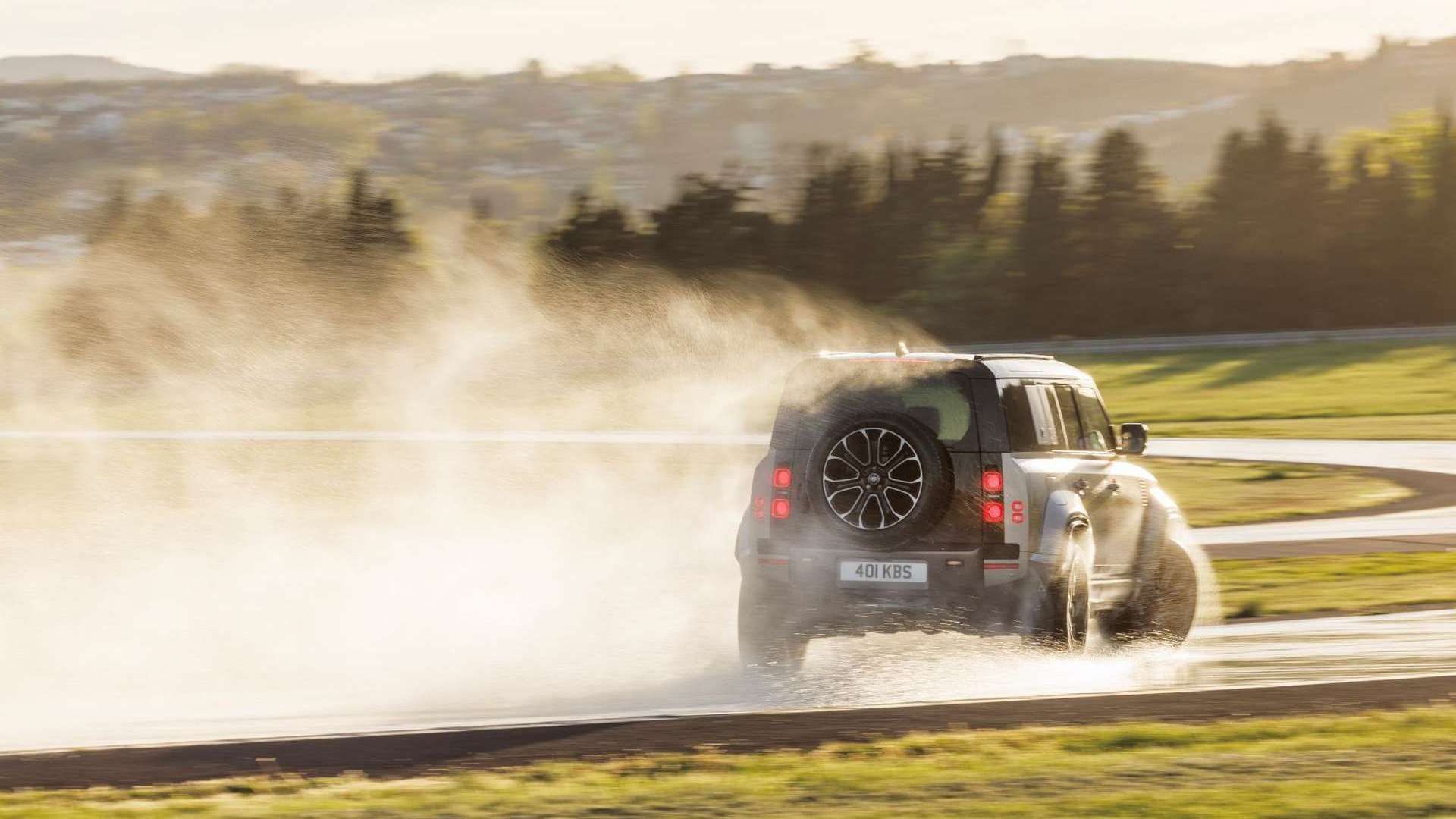 2025’s Best Off-Roaders That Still Come With a V8
