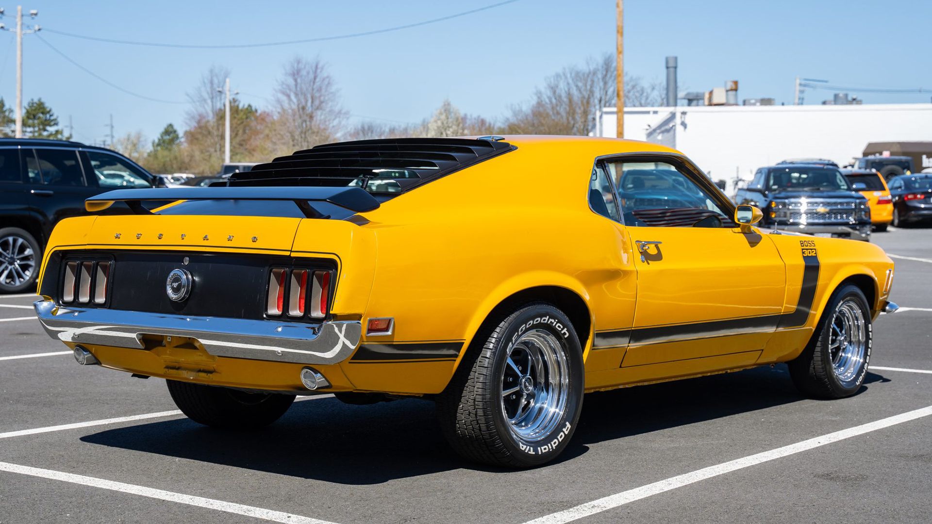 Ford Mustang Boss 302 - Ângulo traseiro 3_4