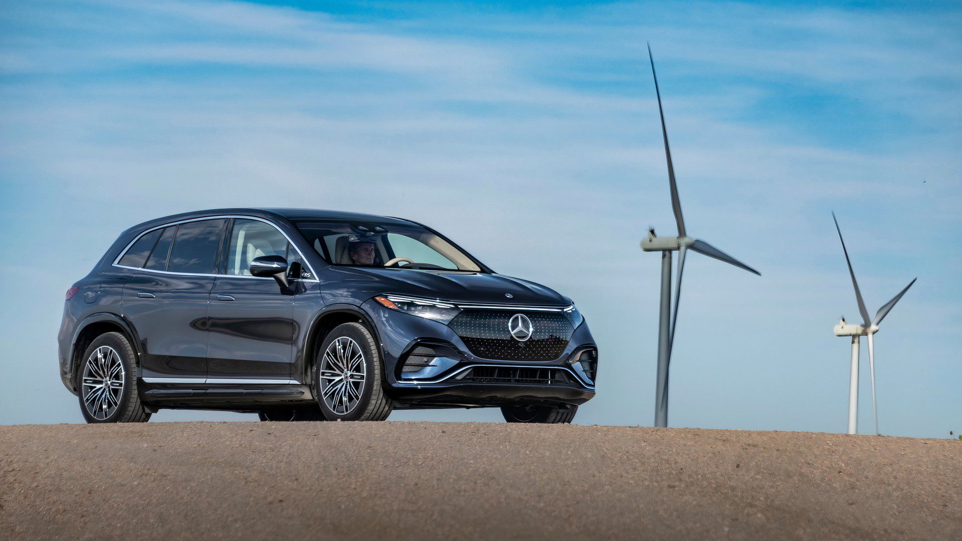 Mercedes EQS SUV Frente Três Quartos