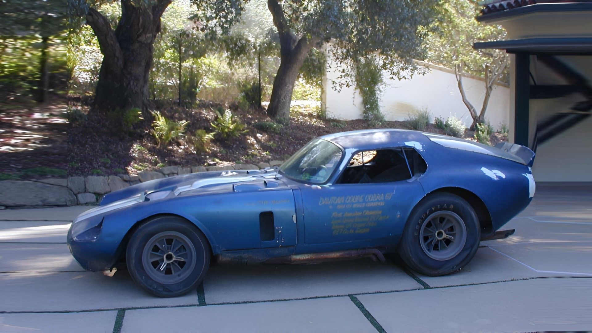 George Brand’s 1964 Shelby Cobra Daytona side profile view