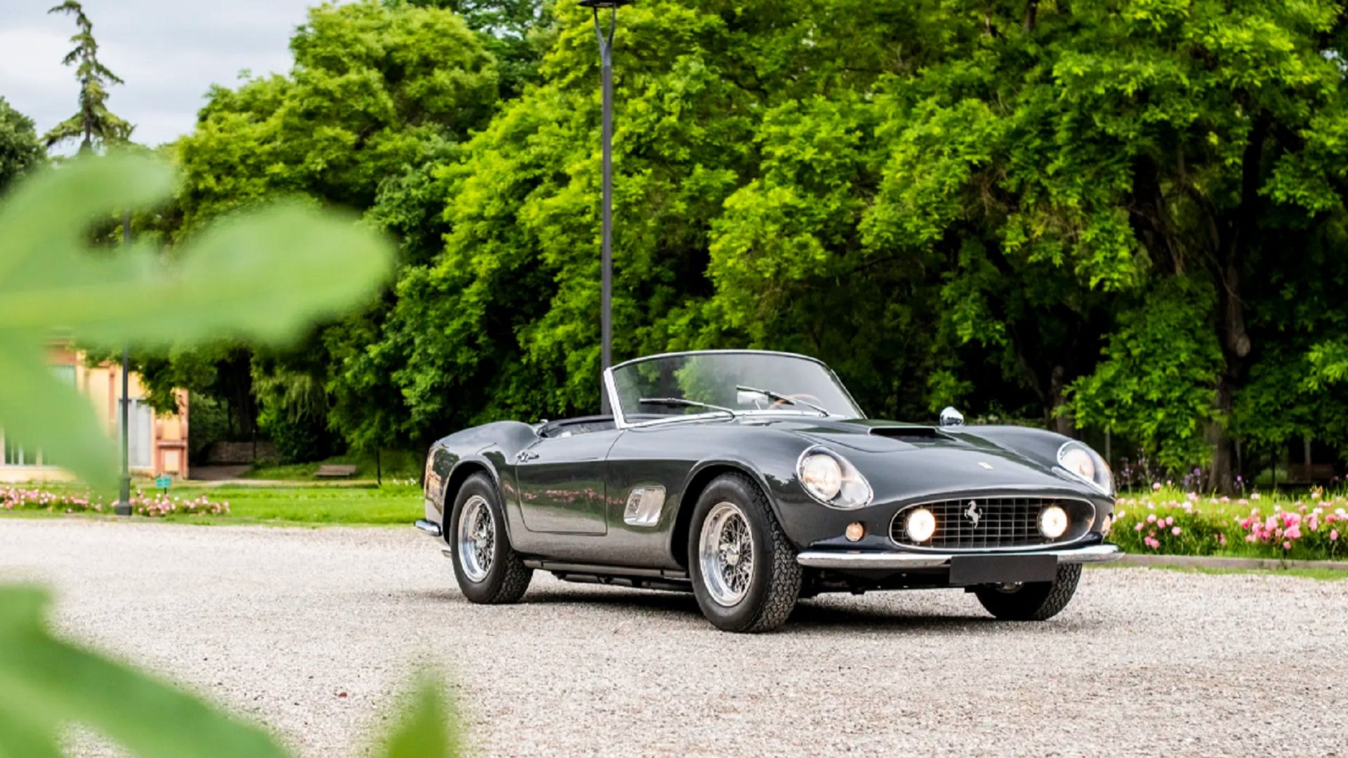 Ferrari 250 SWB cinza 1960 frente