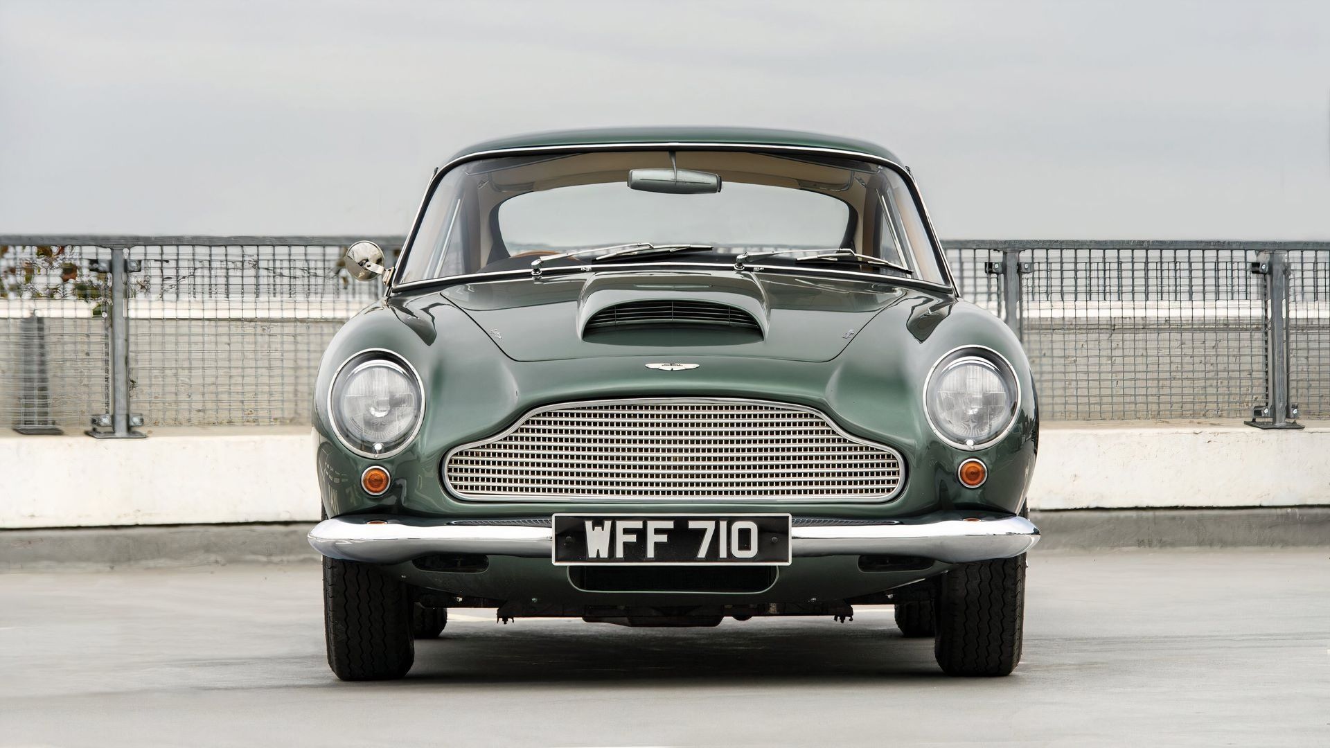 1961 Aston Martin DB4GTTim Scott 2019 Cortesia de RM Sothebys3-1