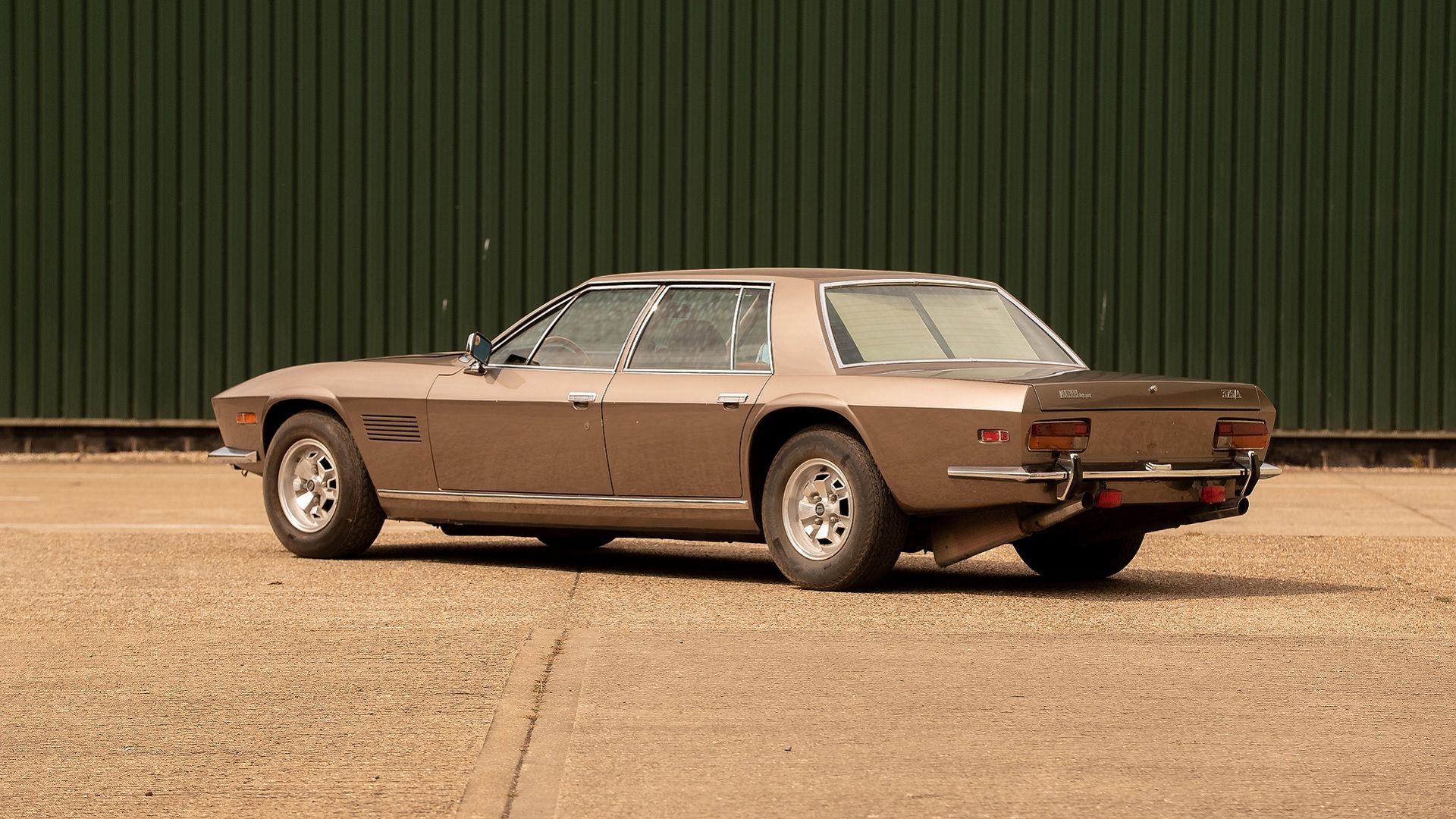 Bronze 1974 Monteverdi 375-4 traseira