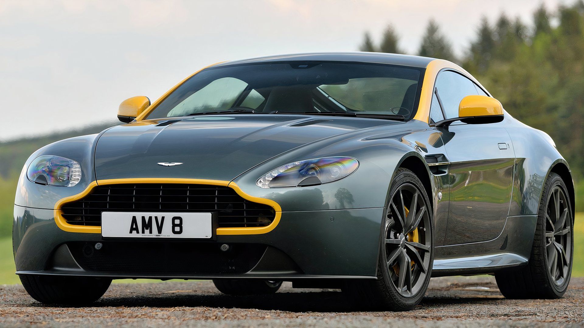2015 Aston Martin V8 Vantage - Aston Martin