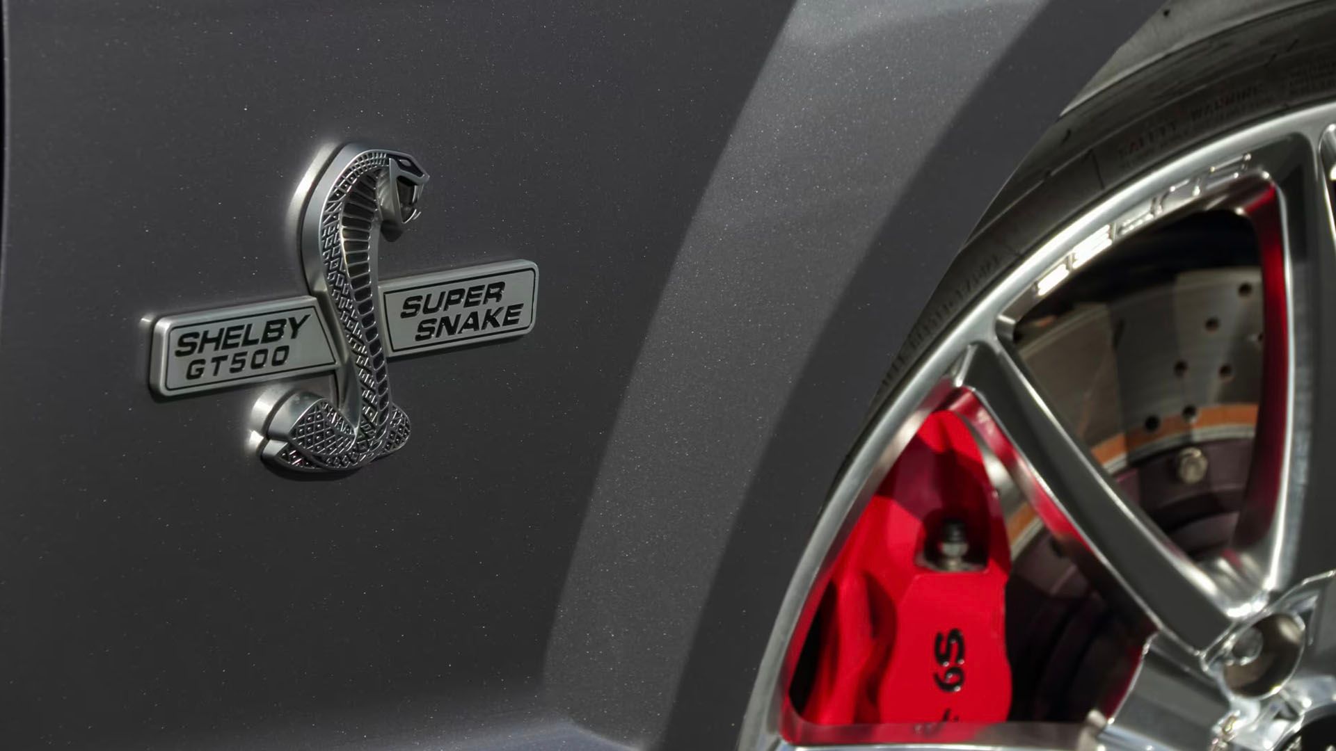 Detalhe do Ford Shelby Mustang GT500 Super Snake 2007