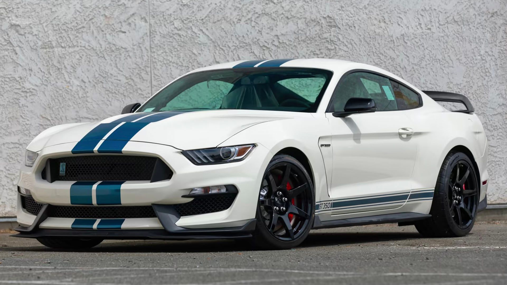 2020 Ford Shelby Mustang GT350R Front Three Quarter