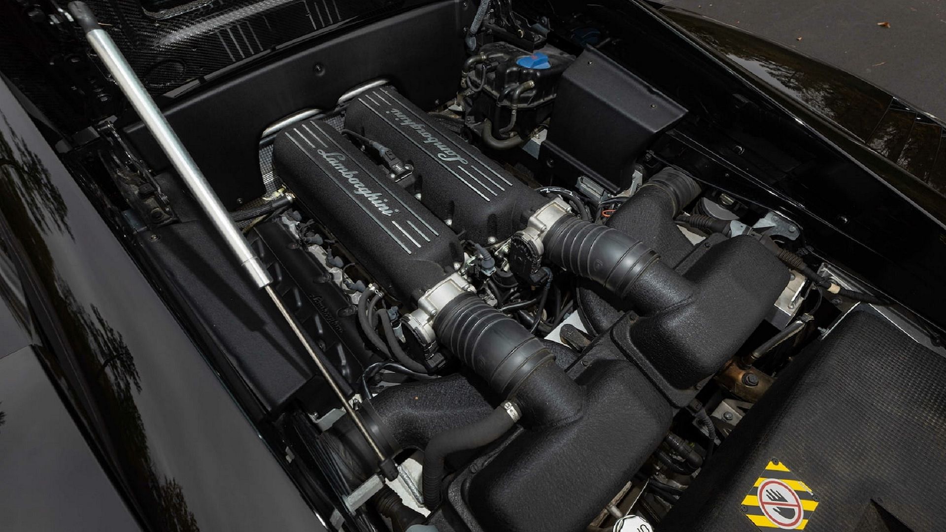 Motor Lamborghini 5.0 V10 preto