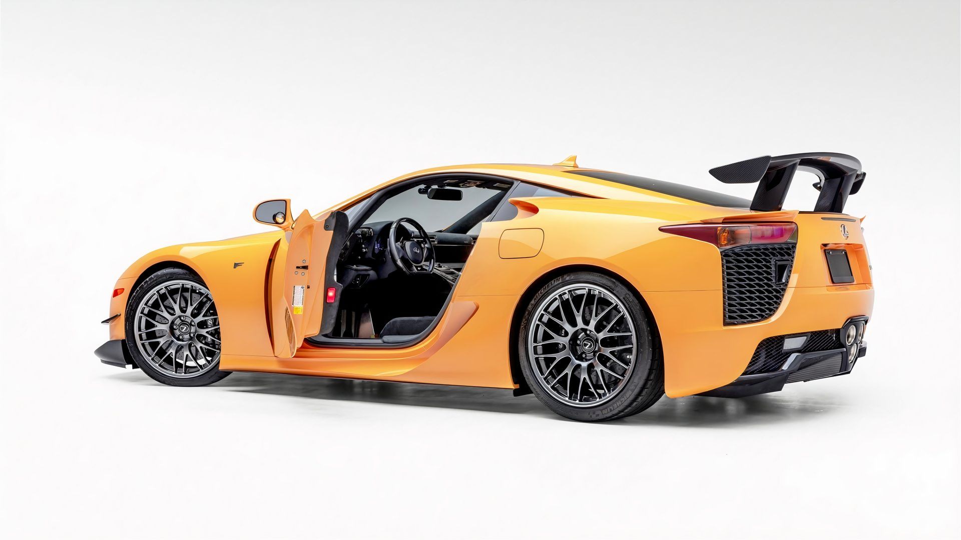 quarto traseiro lexus lfa nurburgring