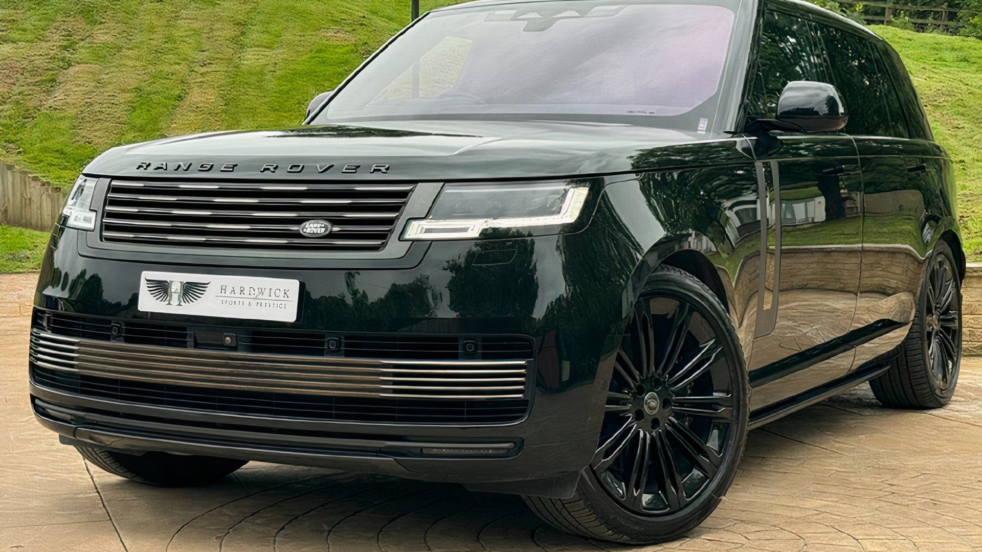 Black Range Rover LWB SV