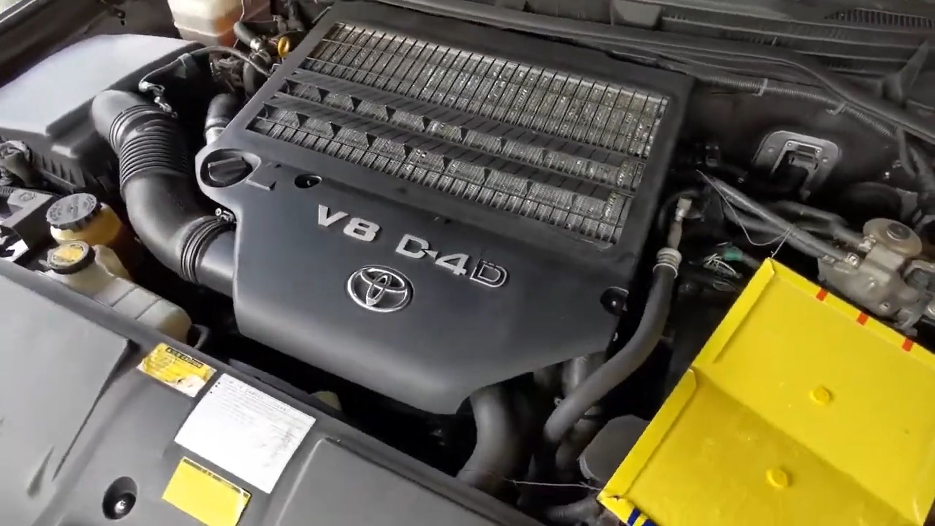 Motor Toyota 1VD-FTV V8