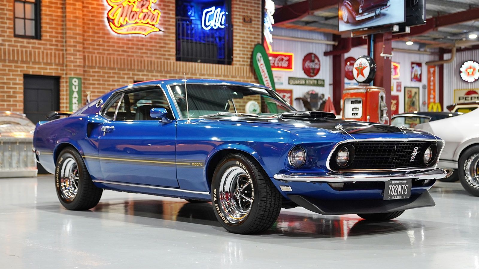 1969-Ford-428-Cobra-Jet-Mustang-Fastback-1