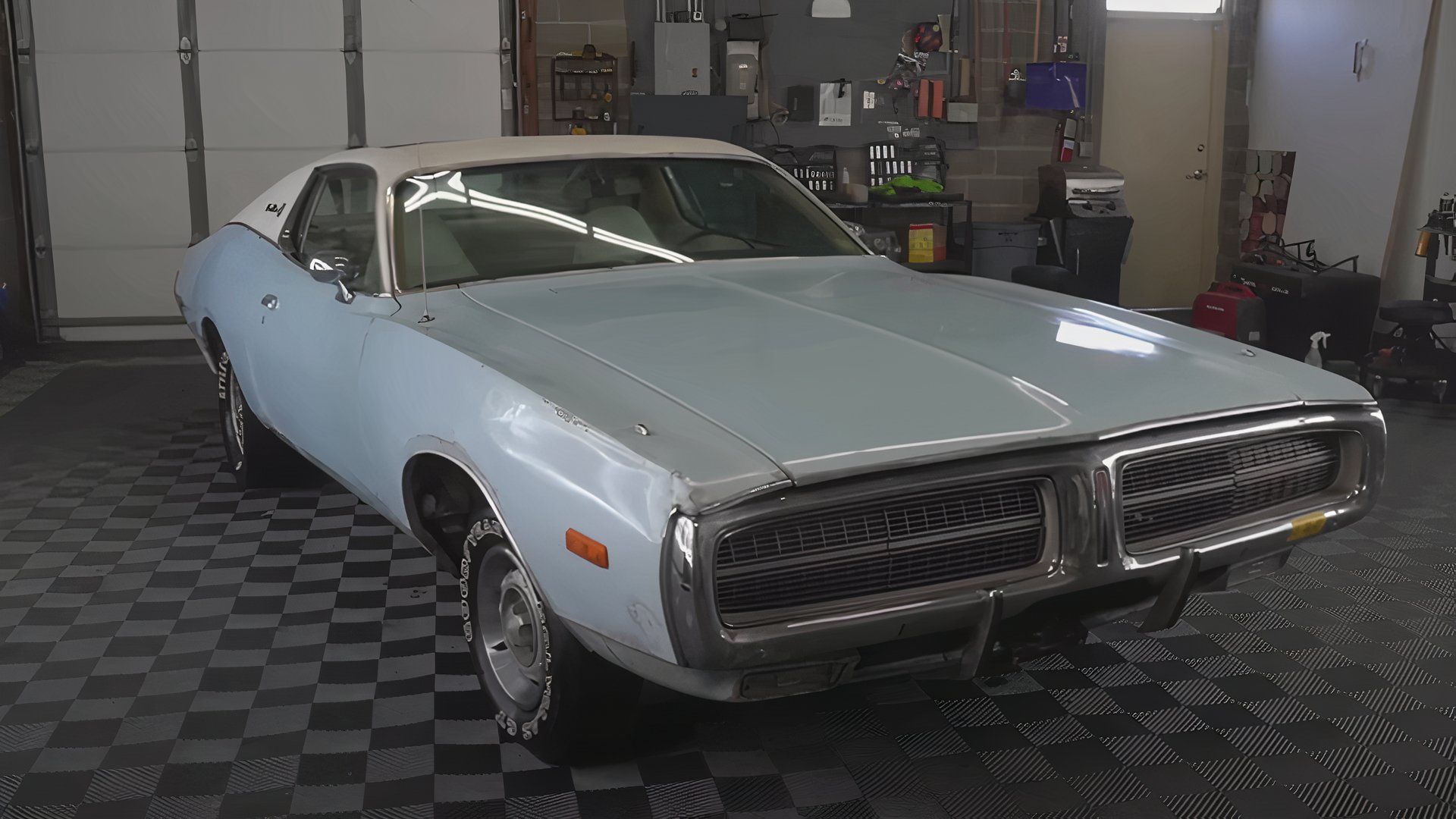 Dodge Charger Barn Find 1972 restaurado