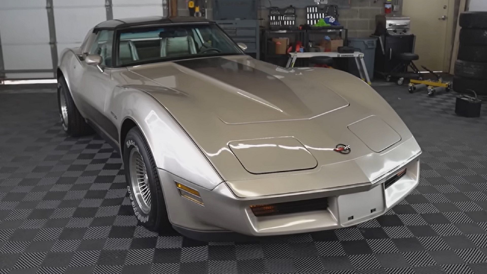 Corvette C3 Silver 1982 Edição de colecionador