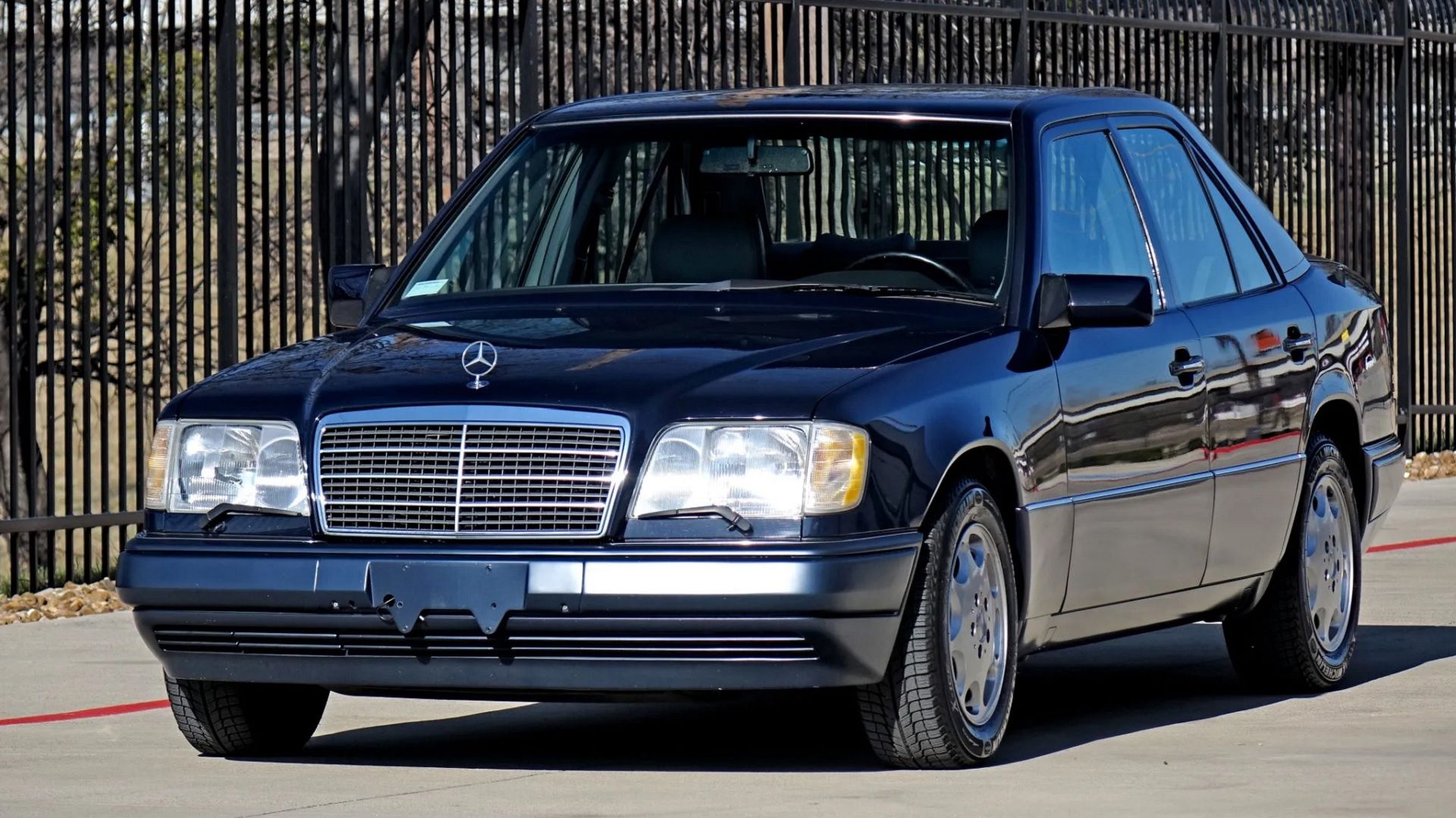 Mercedes E420 azul 1994