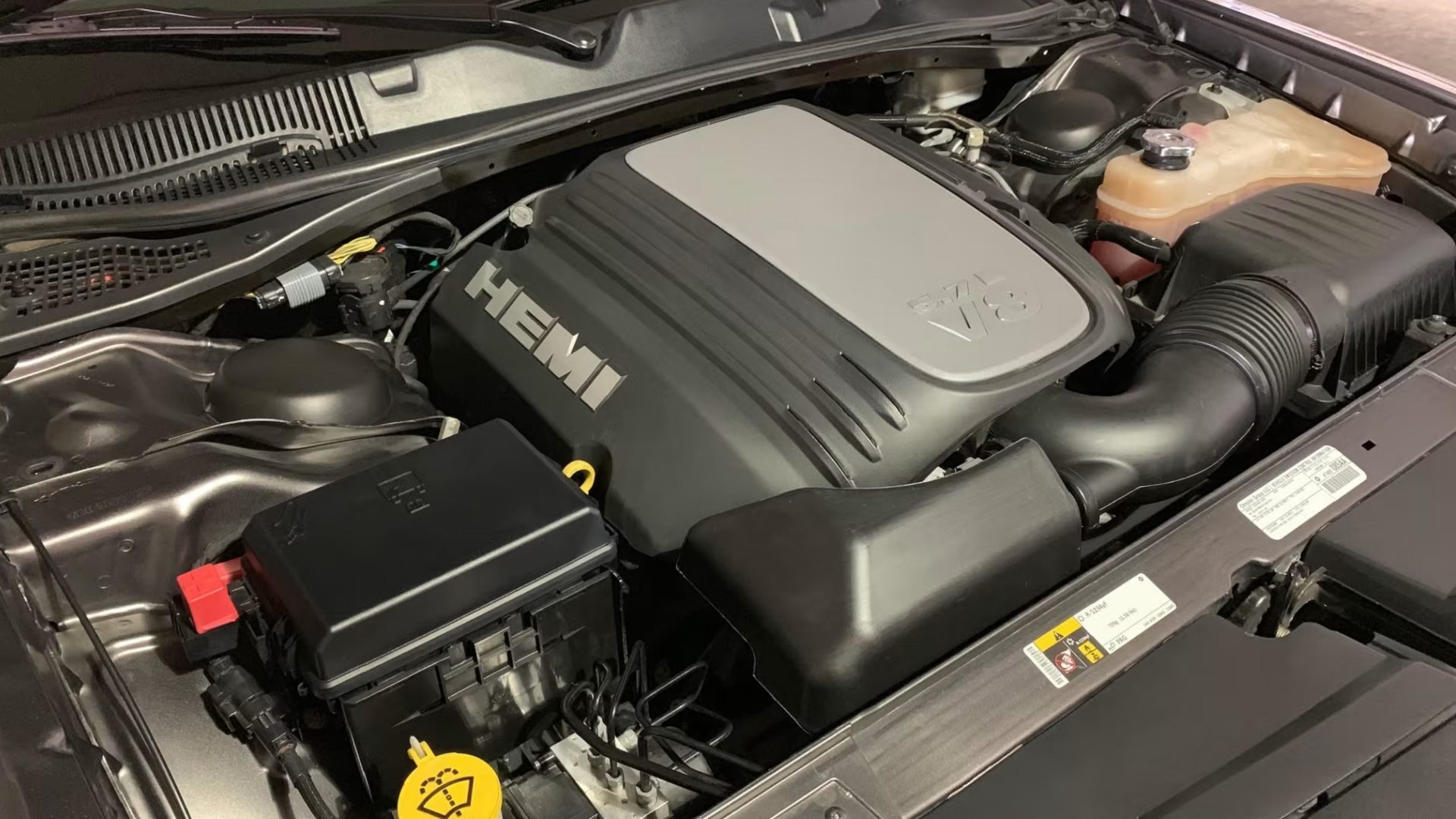 Motor V8 Challenger RT Hemi 2014