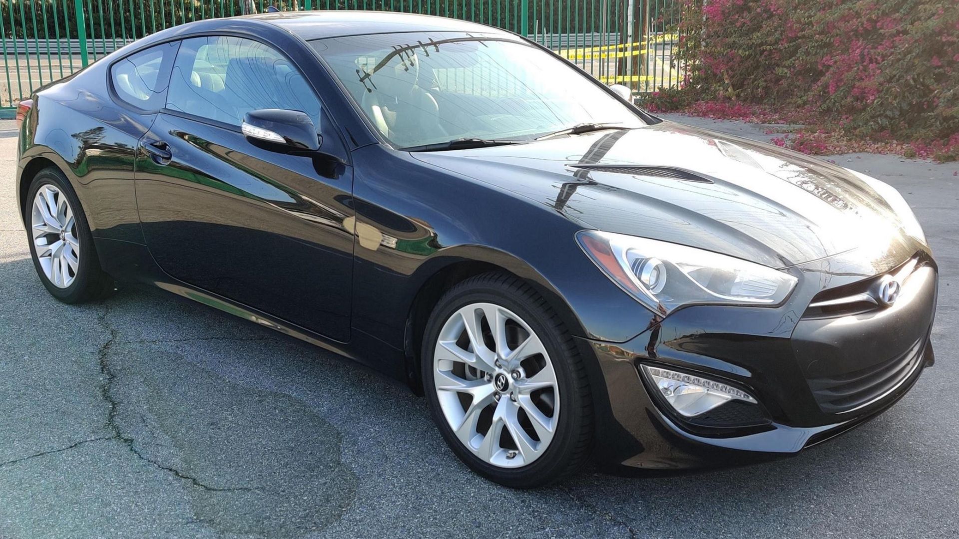 Hyundai Genesis 2016 preto