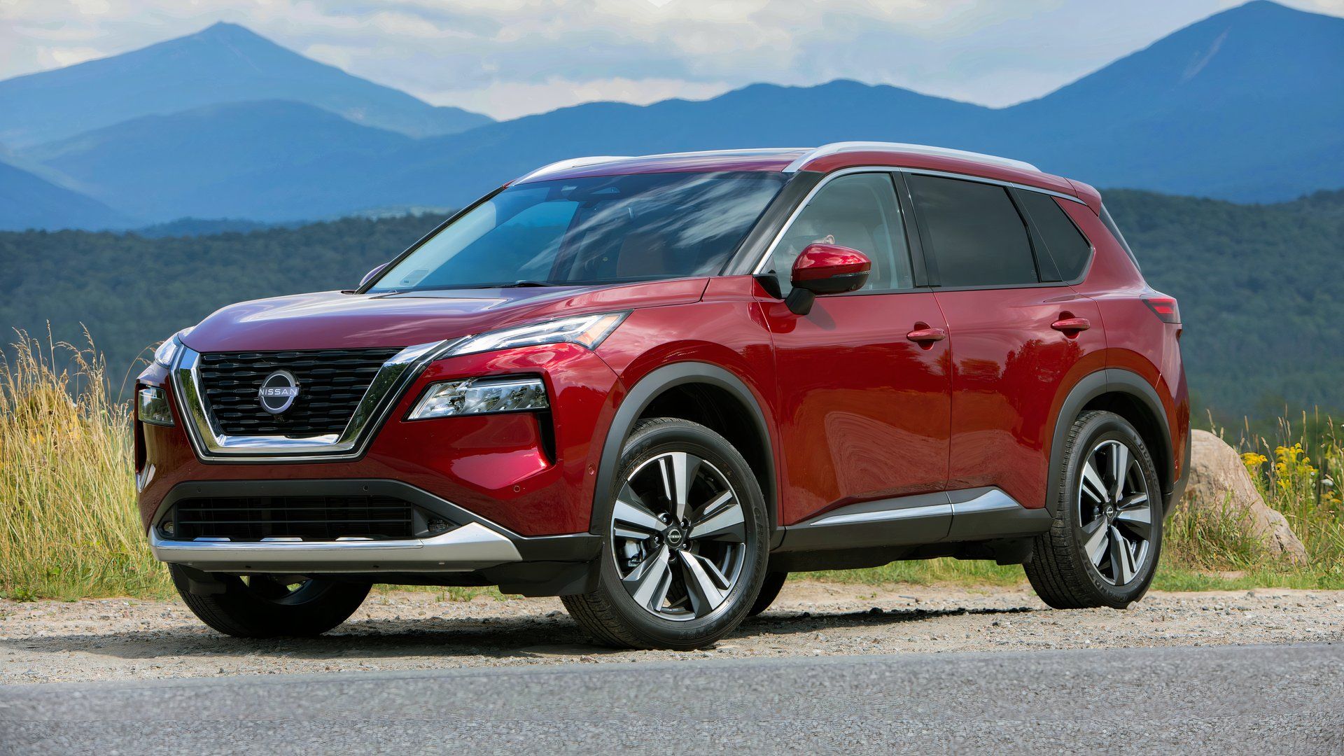 Nissan Rogue 2023 estacionado ao ar livre