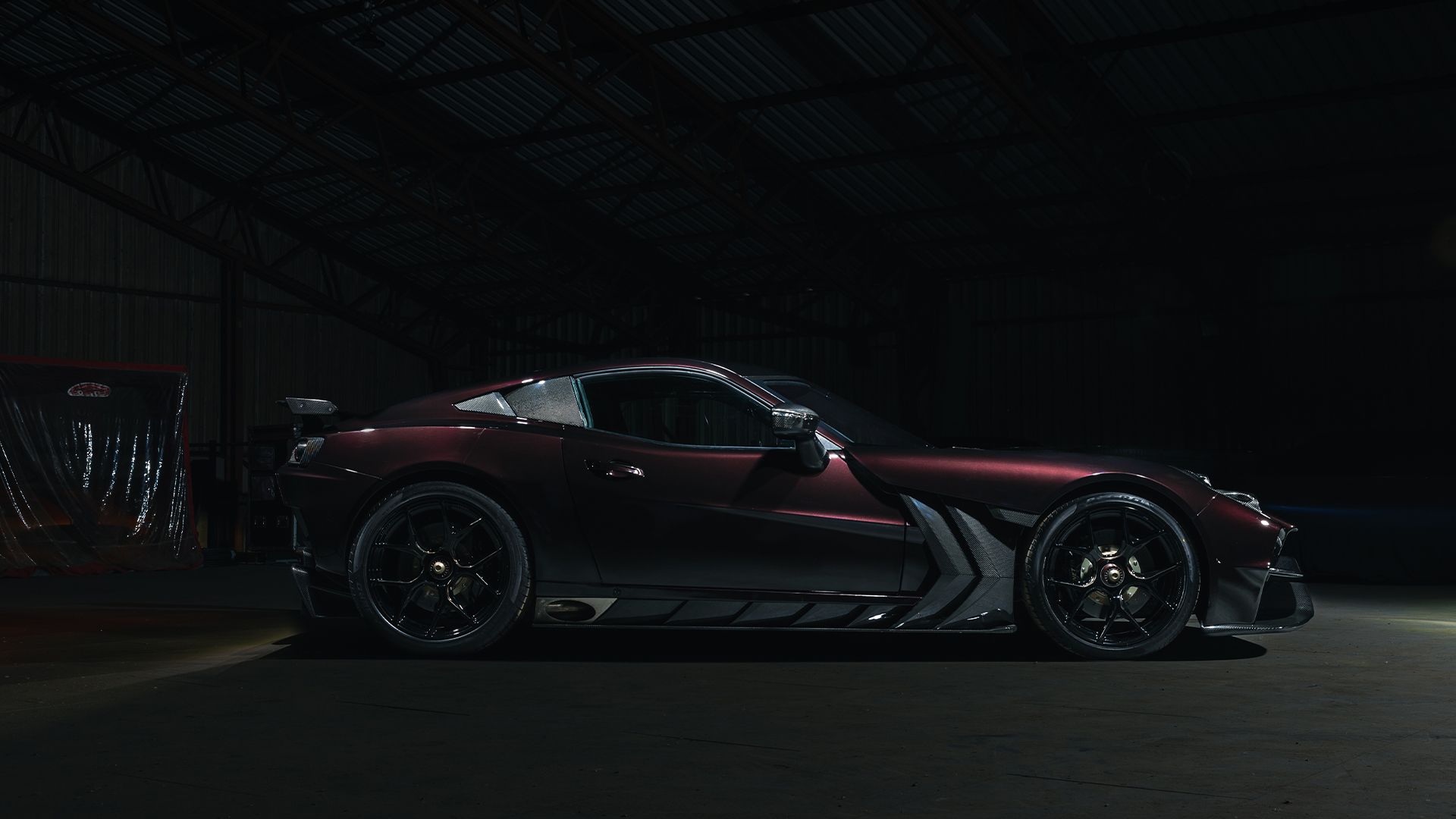 Foto de estúdio do carro esportivo Ginetta Akula 2024