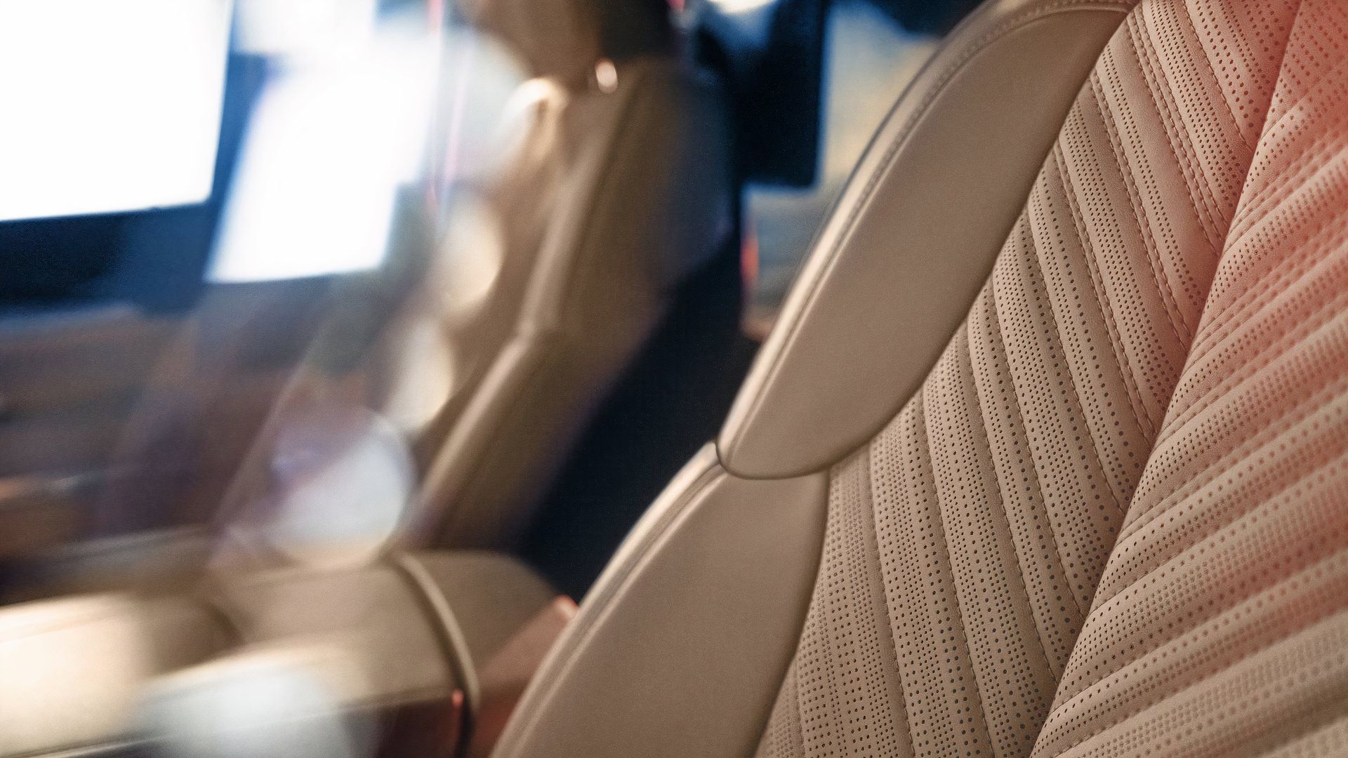 2025-cadillac-escalade-iq-sport-016-1