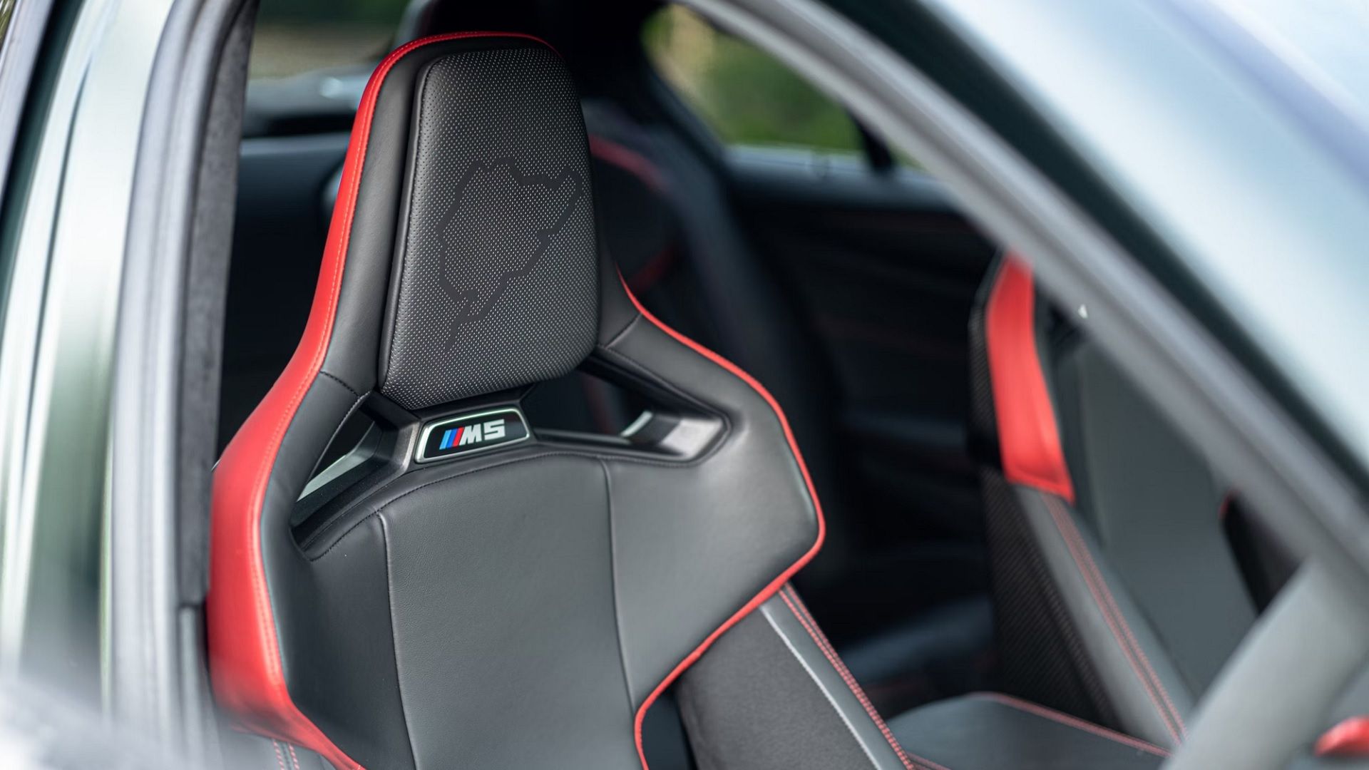 BMW M5 CS interior frontal