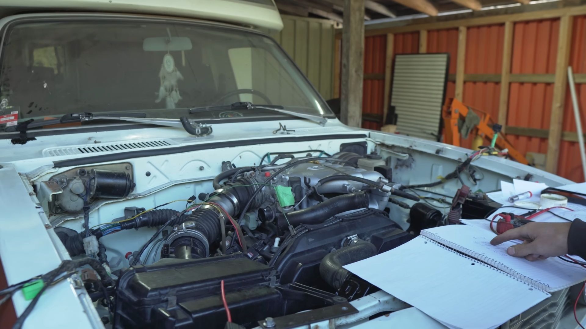 Compartimento do motor do Toyota Land Cruiser Chinook