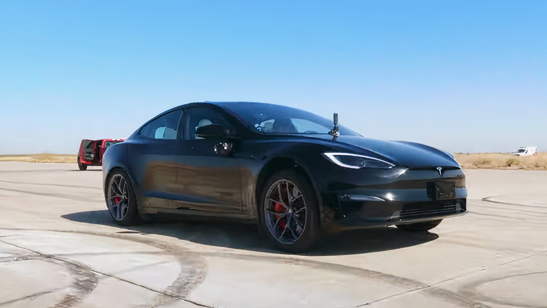 Lucid Air Safira vs. Xadrez Tesla Modelo S 