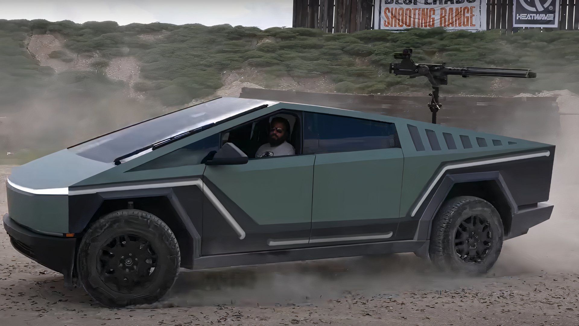 caminhão cibernético warthog