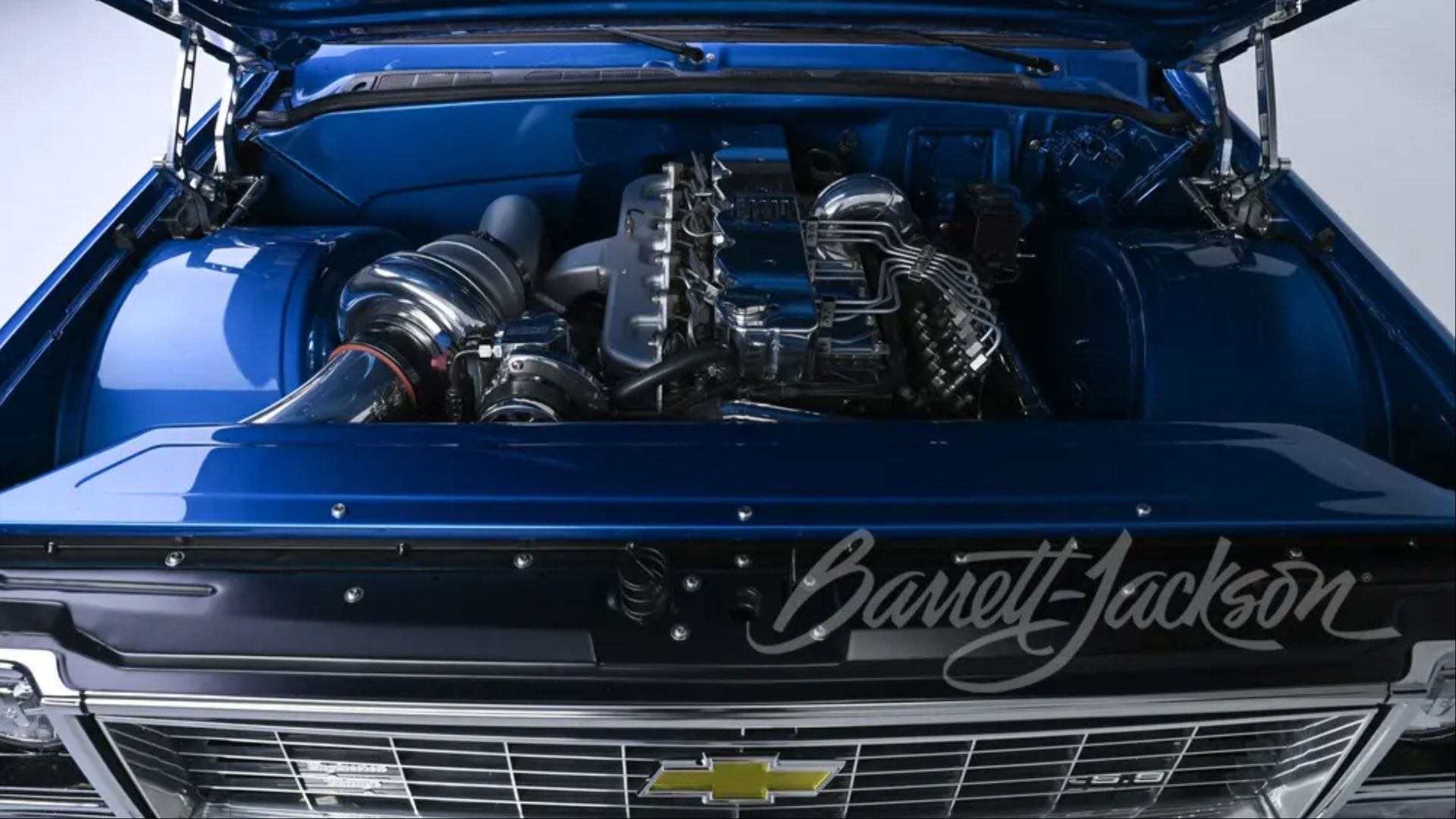 Compartimento do motor Chevrolet C30 1974