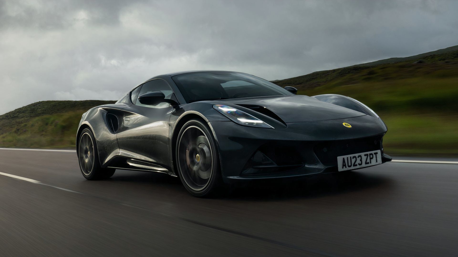 Lotus Emira 1