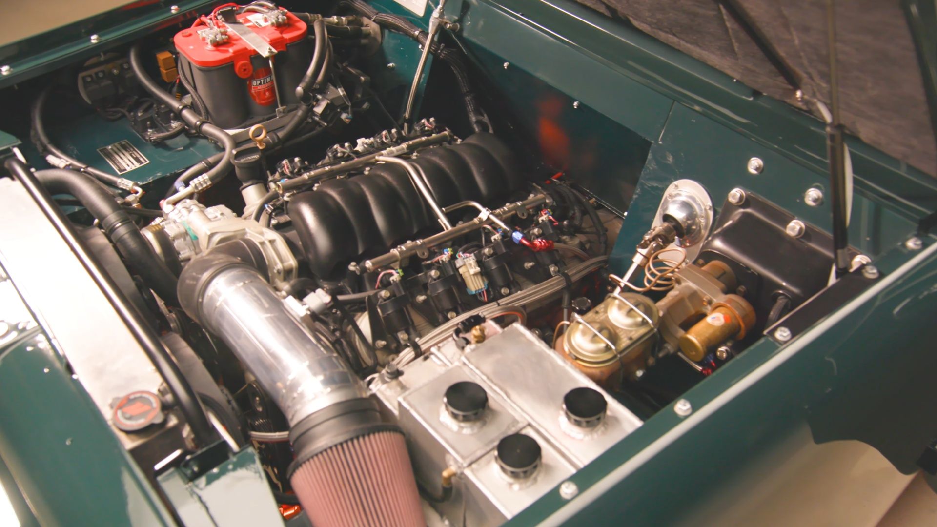 Motor Custom International Scout 800A LS3 de Joel McHale