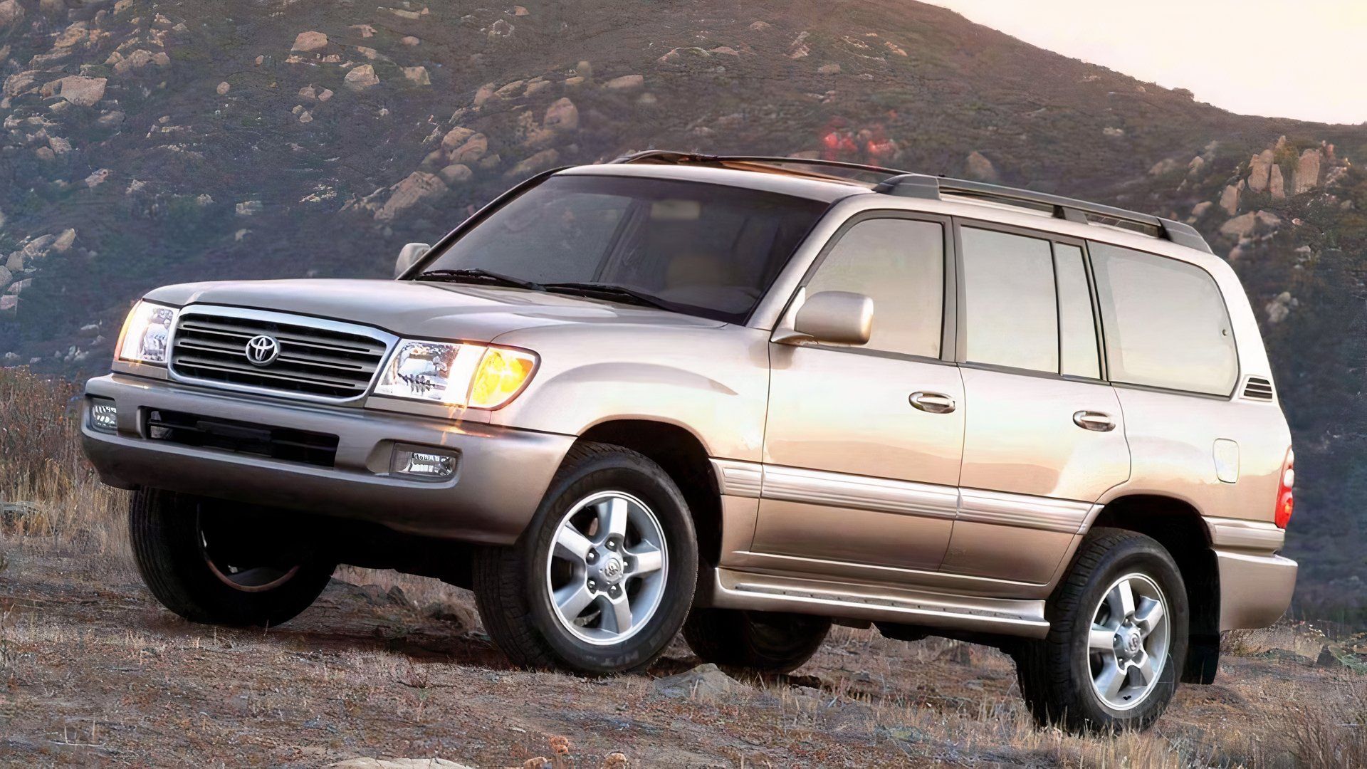 10 Dirt Cheap Japanese 4 4s Ready - 2003 Toyota Land Cruiser 100 Series Front Profile Featured