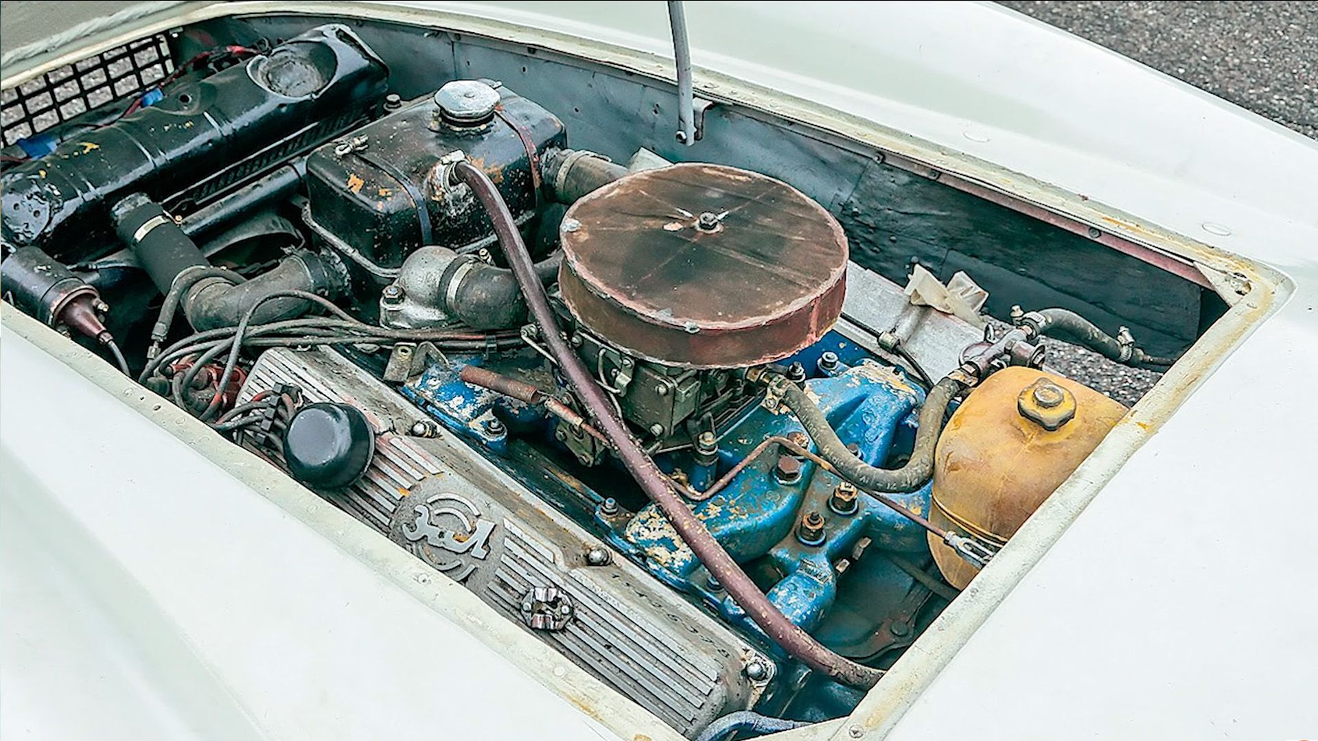 ZIL-112S: The Soviet V8 Supercar That Challenged The AC Cobra