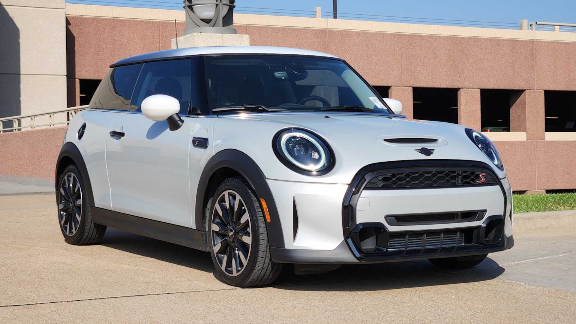 10 Ridiculously Reliable British Cars That Break The Stereotype