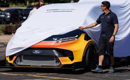 Ford Transit SuperVan 4.2 new record nurburgring beats corvette