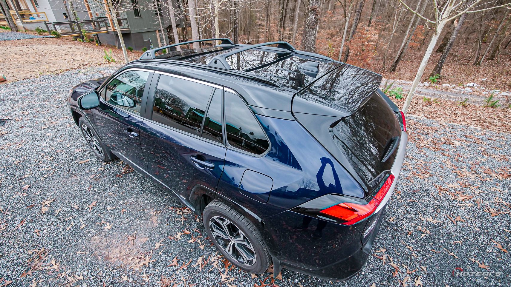 Рейлинги на крыше Toyota RAV4 Prime 2022 года выпуска