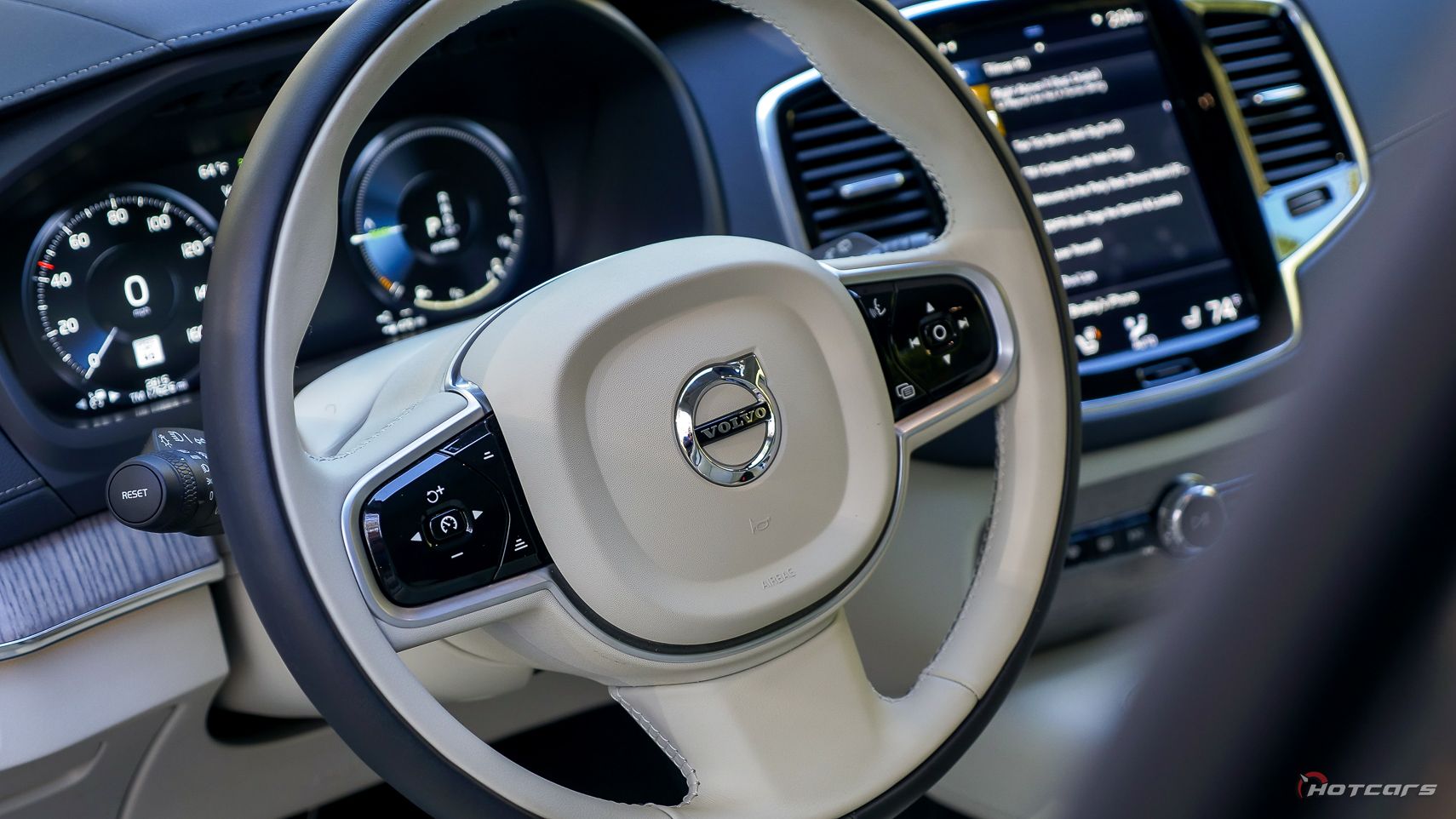 2022 Volvo XC90 Recharge Steering Wheel and Leather