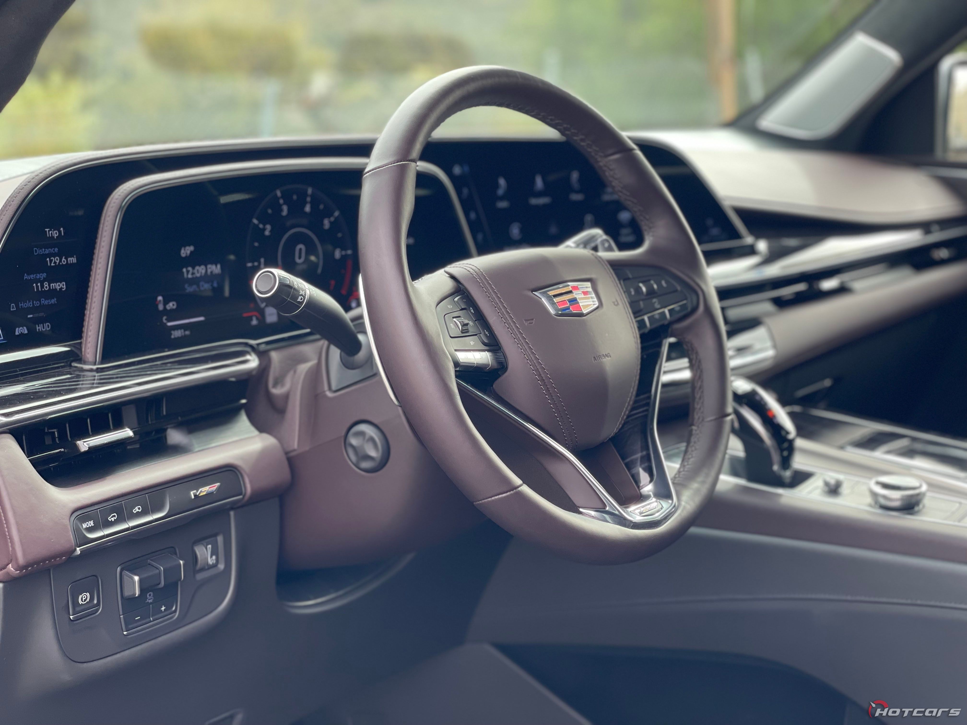 2023 Cadillac Escalade-V steering wheel