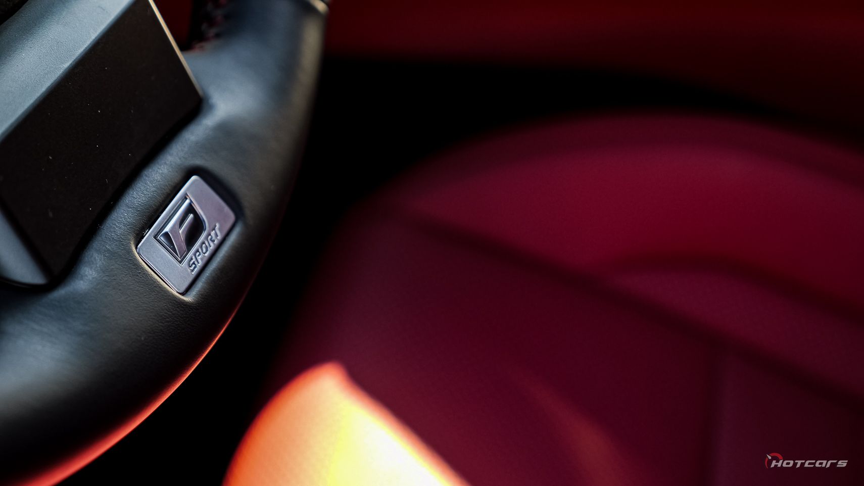 Спортивное рулевое колесо Lexus IS500 F 2023