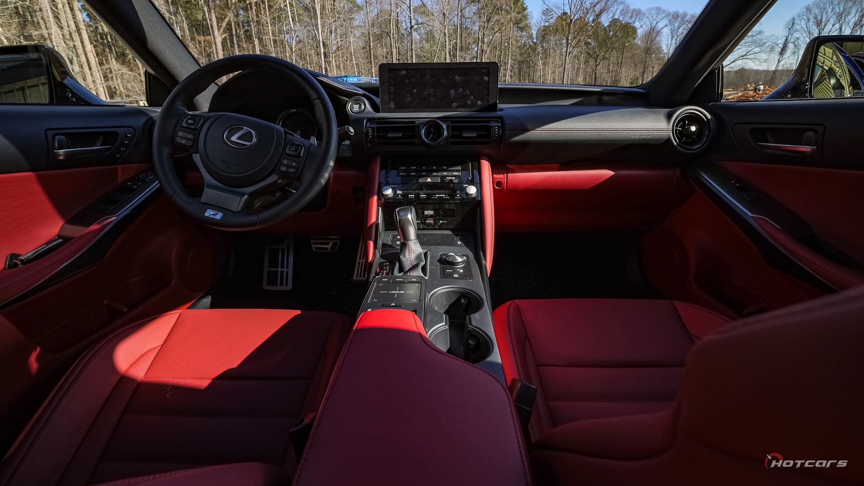 2023 Lexus IS500 F Sport красный интерьер