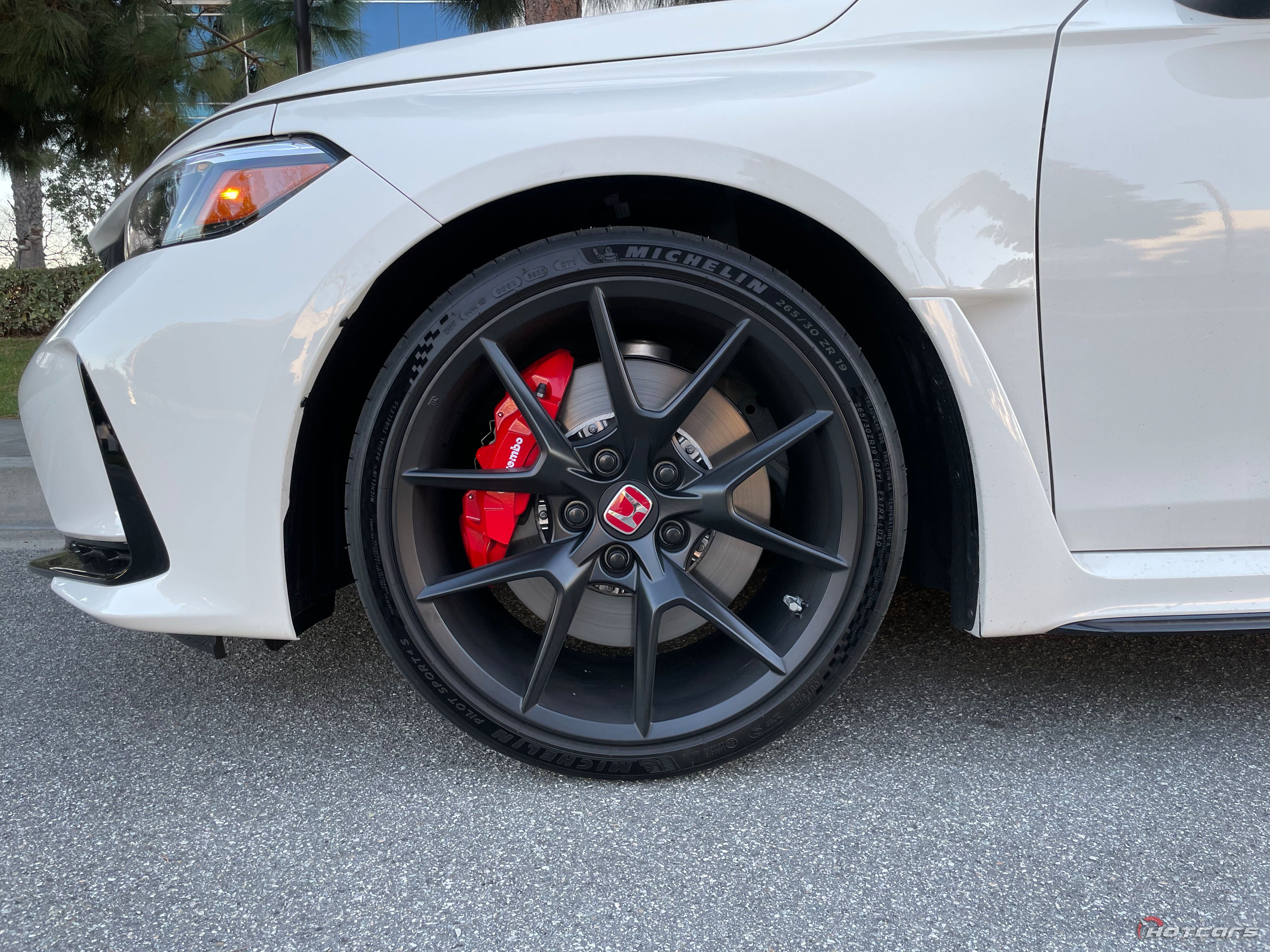 3 изображения