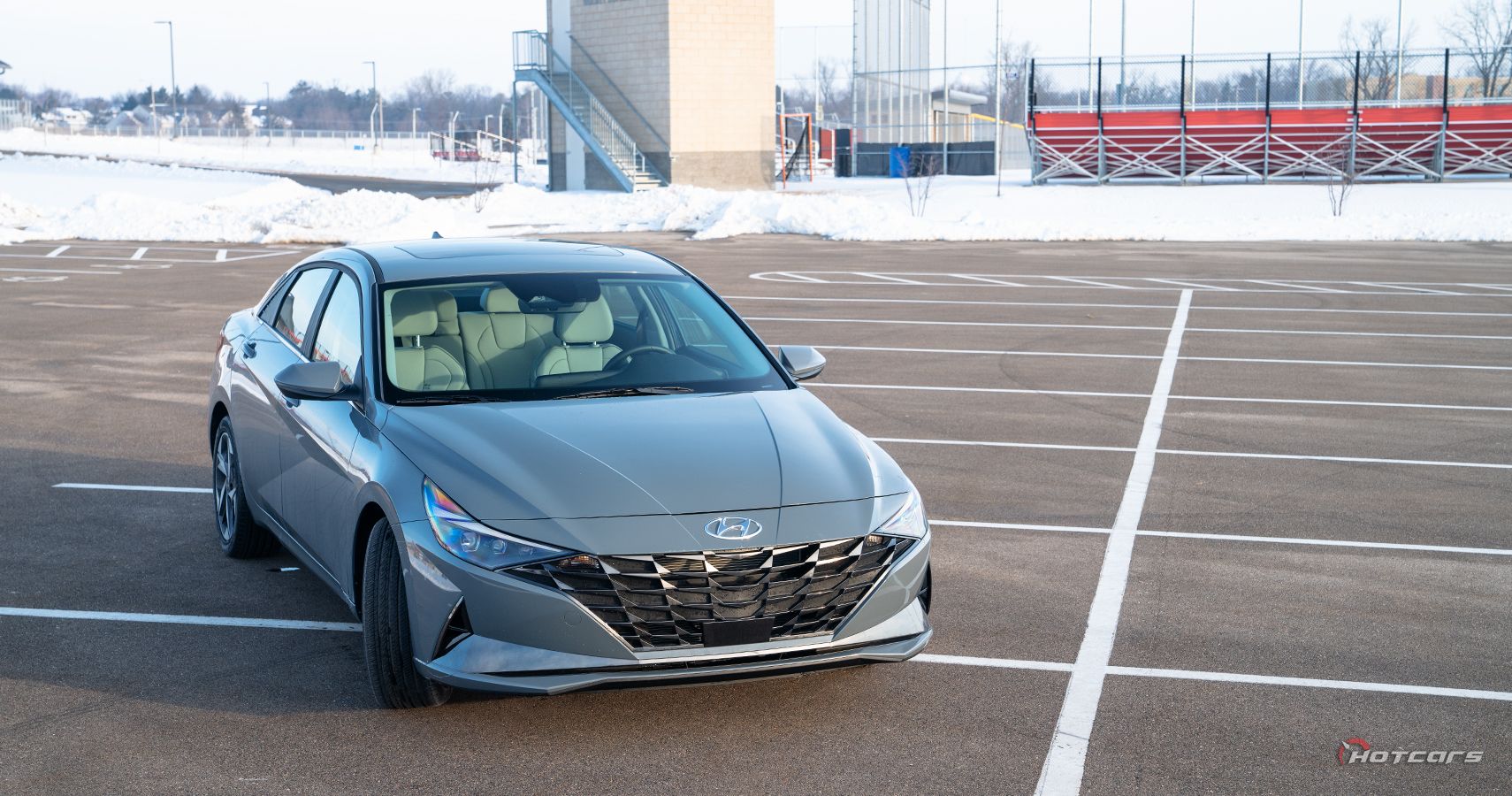 2023 Hyundai Elantra Limited спереди