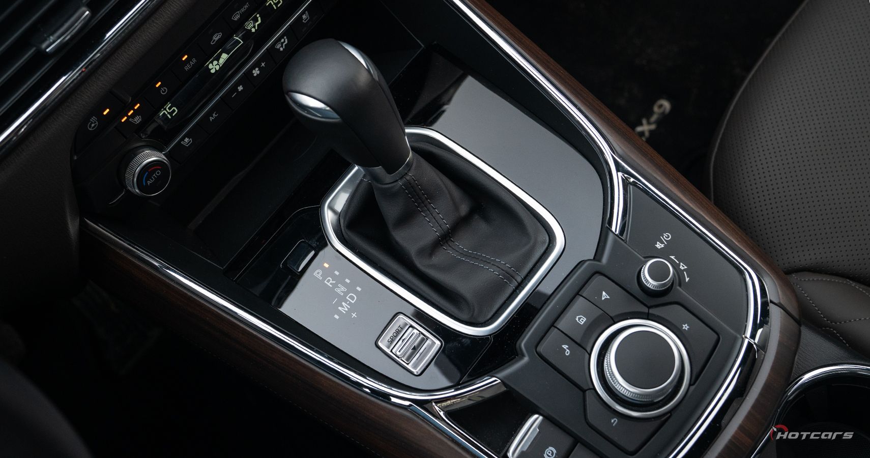 2023 Mazda CX-9 Signature shifter